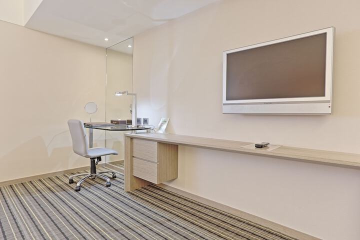 Room 14 of 74