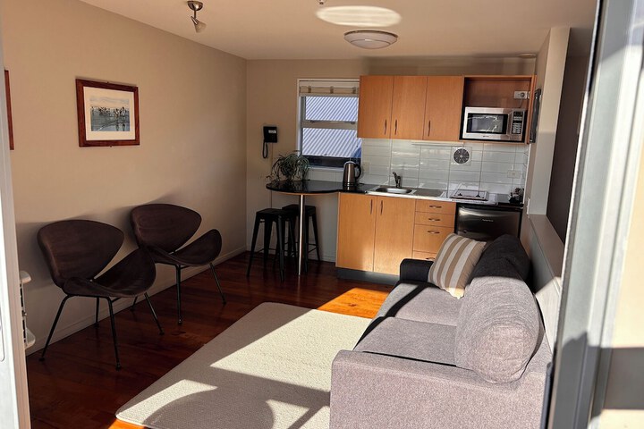 Room 5 of 90