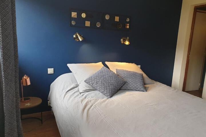 Room 12 of 48