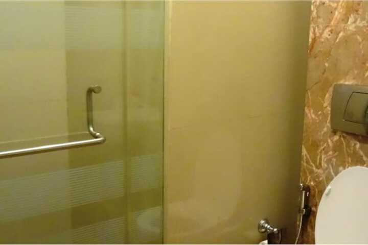 Room 34 of 48