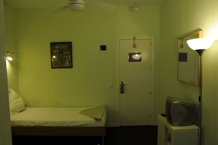 Room 19 of 109