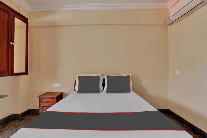 Room 11 of 14