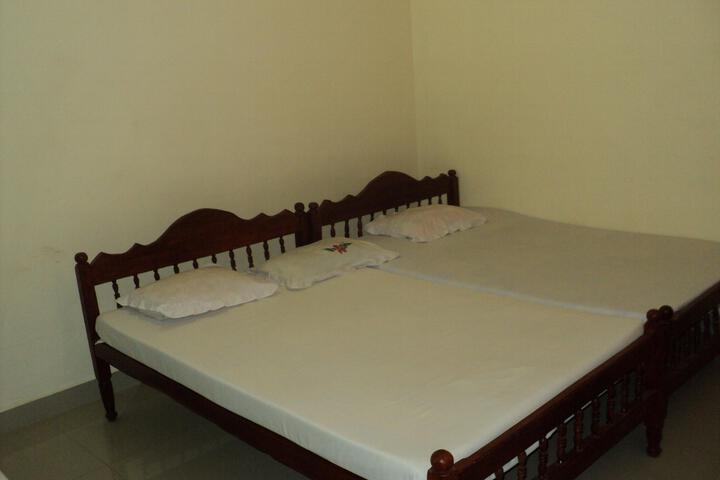 Room 2 of 5