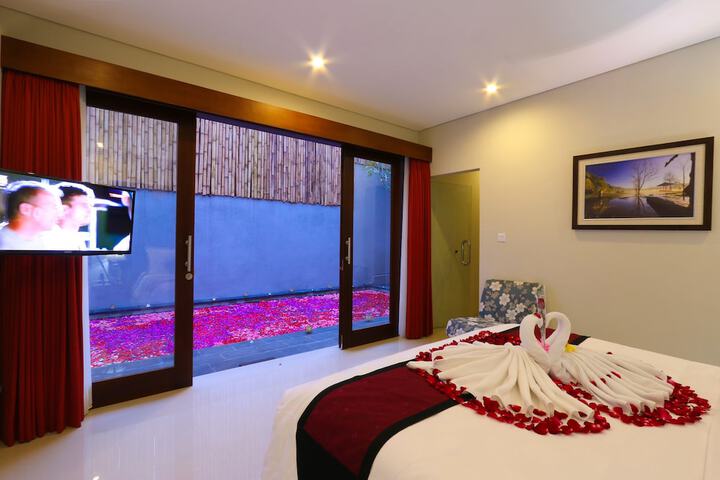 Room 6 of 30