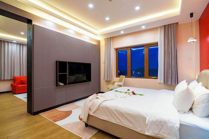 Room 13 of 65