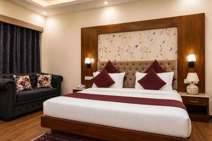 Room 3 of 28