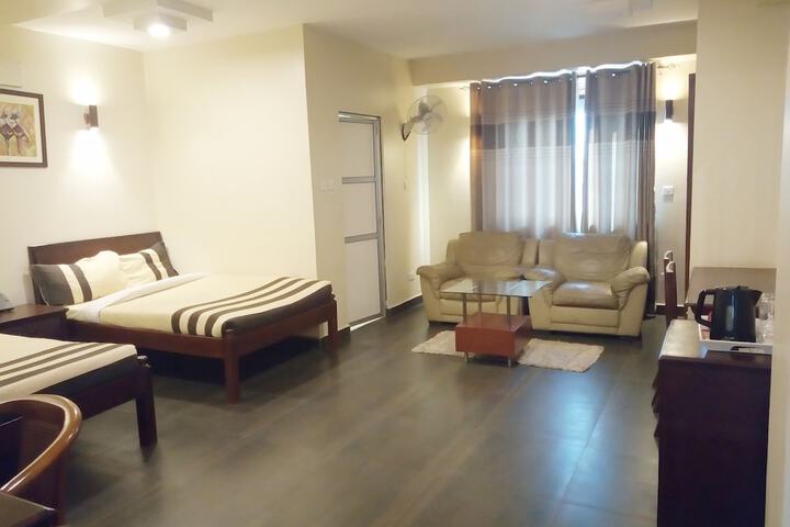Room 11 of 32