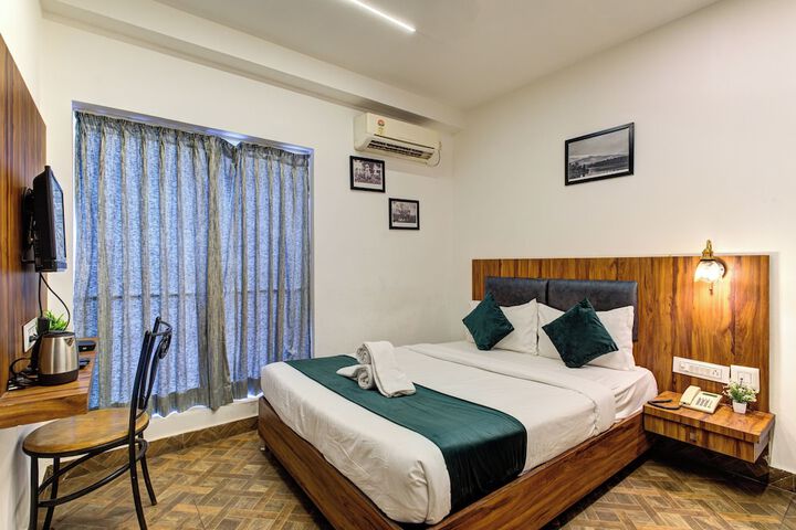 Room 6 of 24