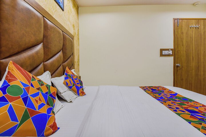 Room 13 of 31