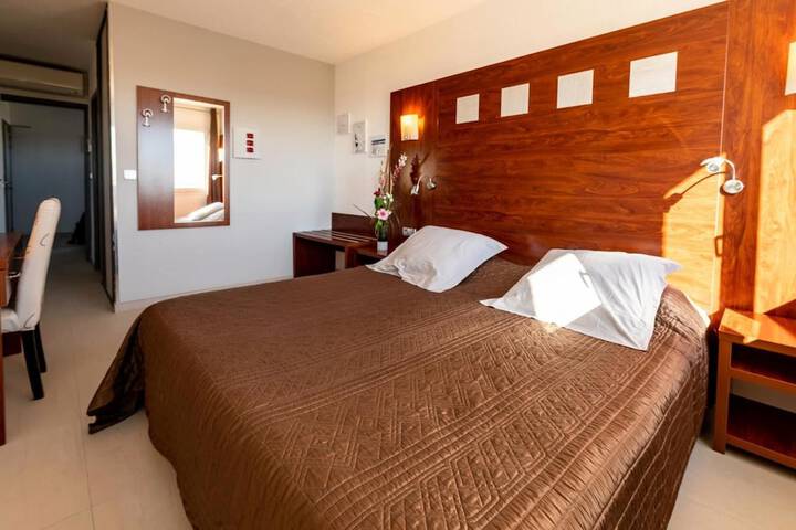 Room 10 of 52