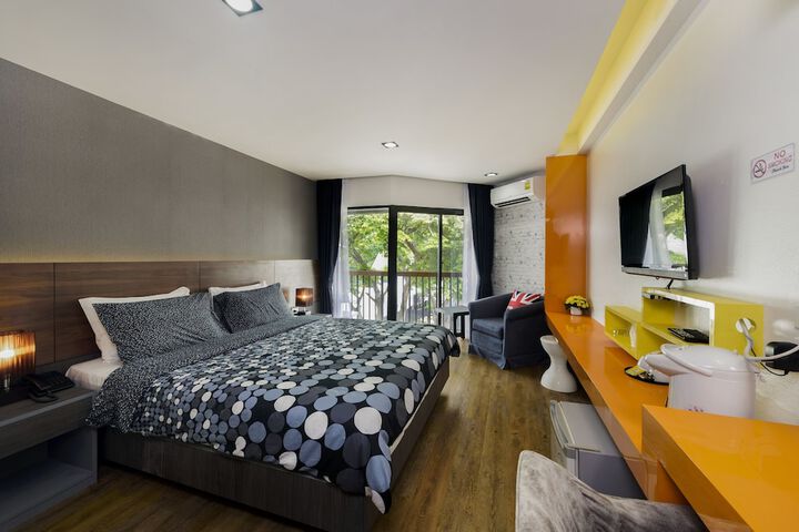 Room 16 of 77