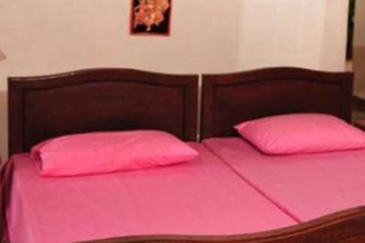 Room 2 of 5