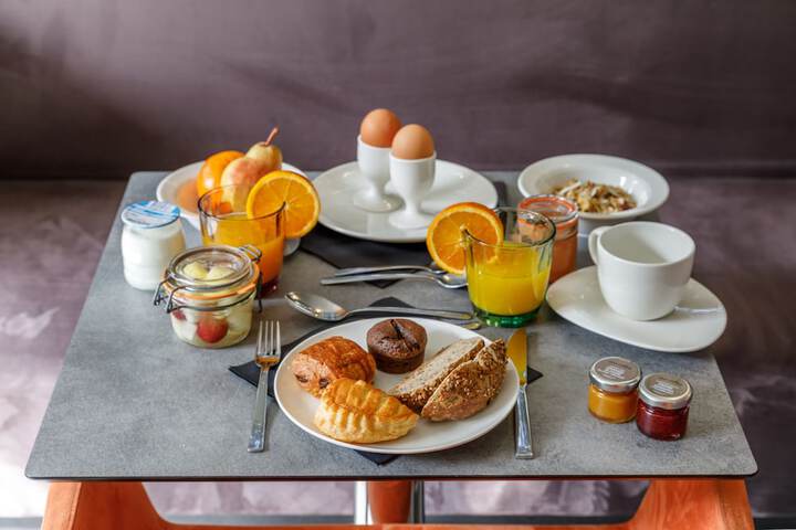 Breakfast buffet