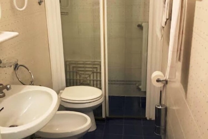 Room 37 of 63