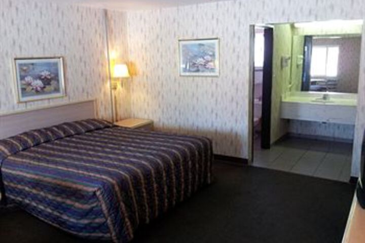 Room 7 of 27