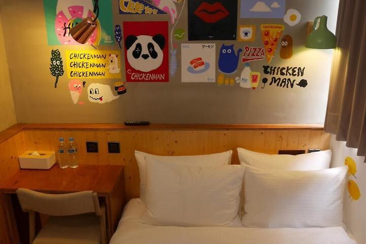 Room 32 of 61