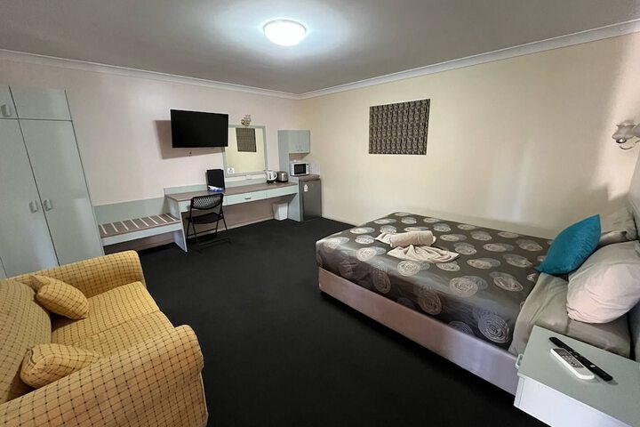 Room 9 of 27