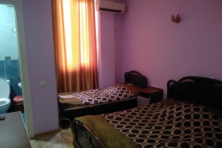 Room 3 of 10