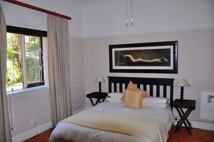 Room 5 of 18