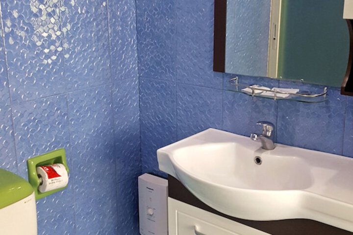 Room 12 of 22
