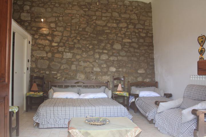 Room 6 of 70