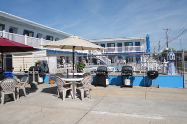 Exterior of Surf 16 Motel