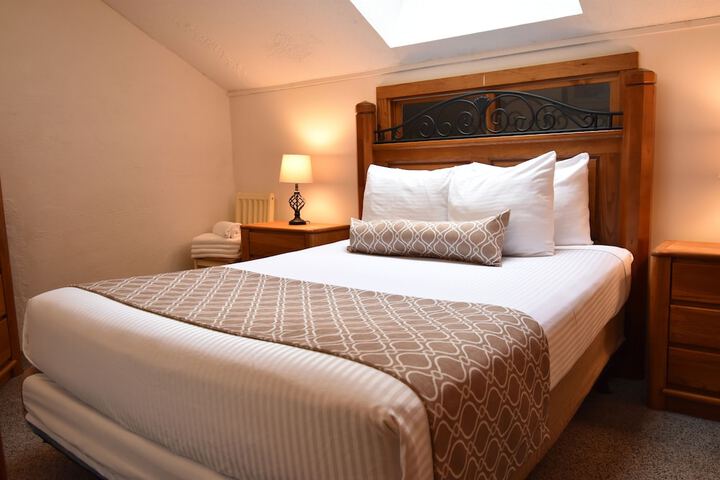 Room 4 of 40
