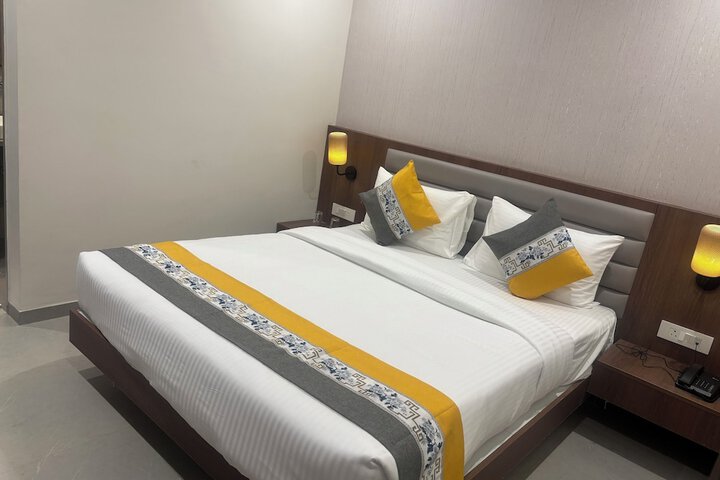 Room 9 of 40