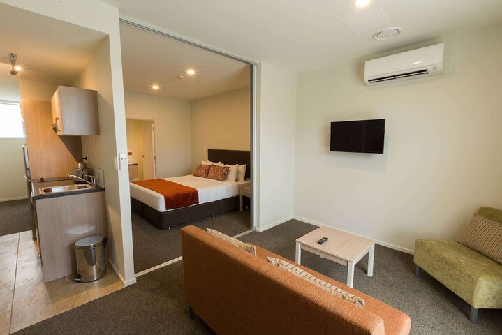 Room 12 of 34