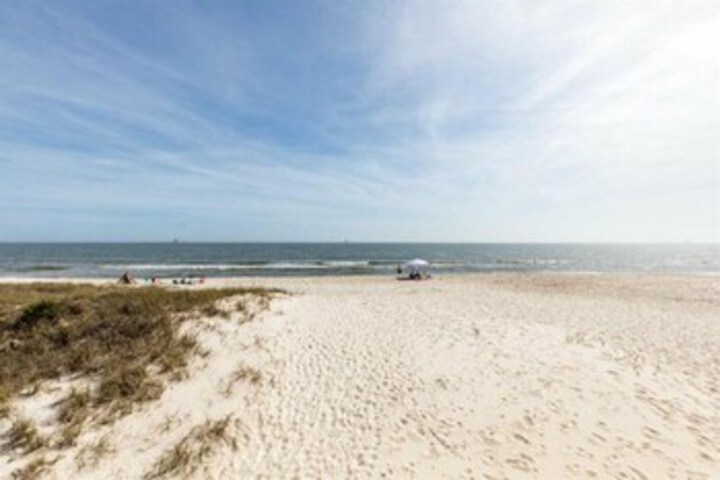 Beach 21 of 77