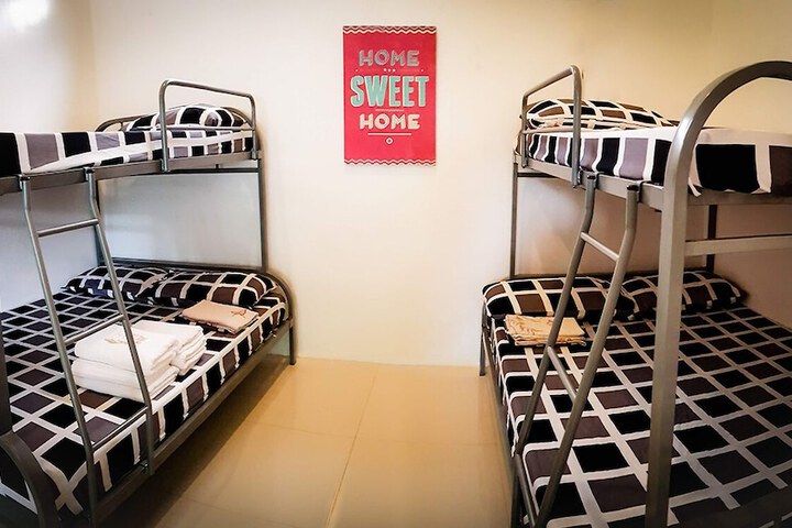Room 12 of 25
