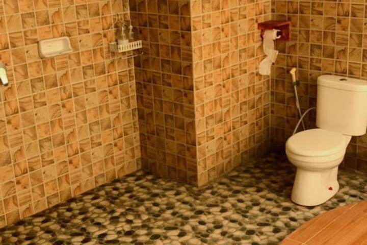 Room 23 of 43