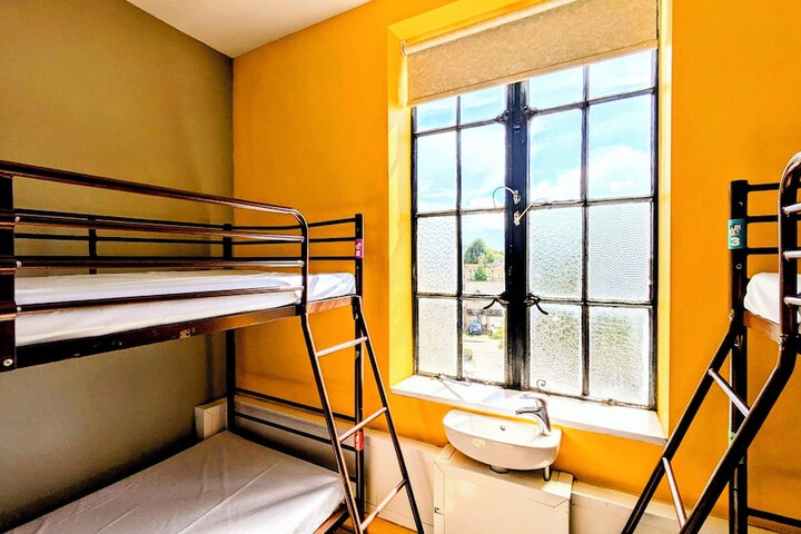 Room 20 of 98
