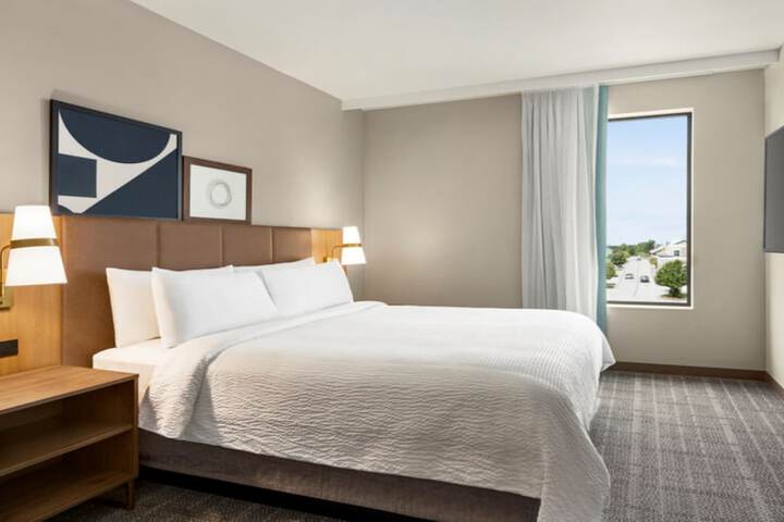 1 King Bed Studio Suite Communication Accessible (12 of 19)