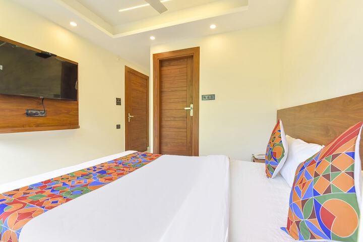 Room 15 of 36