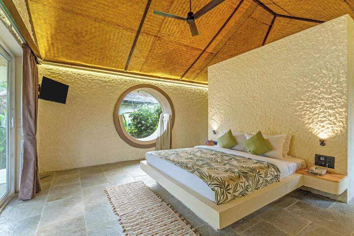 Room 9 of 30