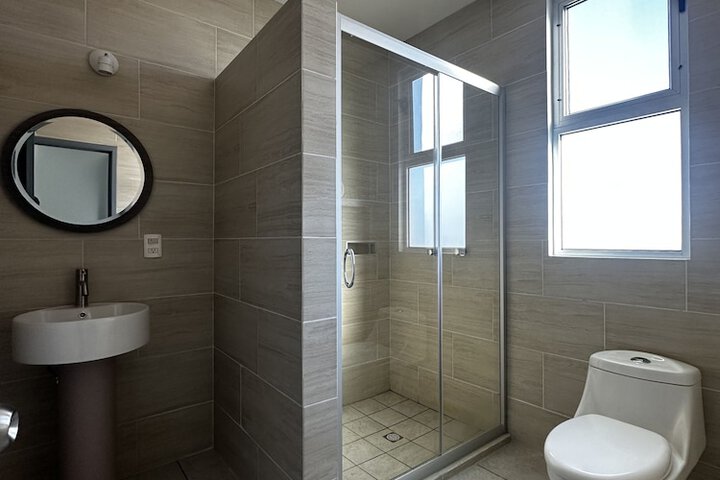 Room 30 of 43