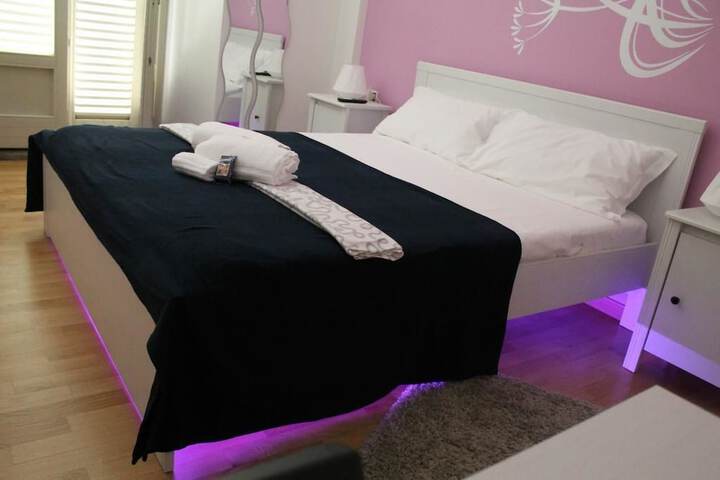 Room 15 of 22