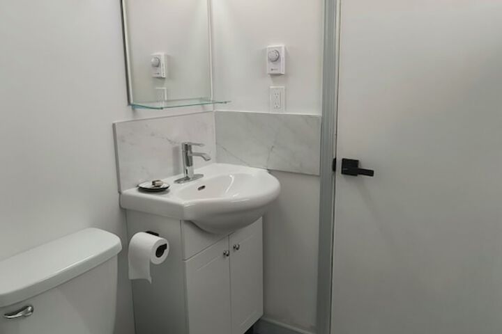 Room 34 of 37