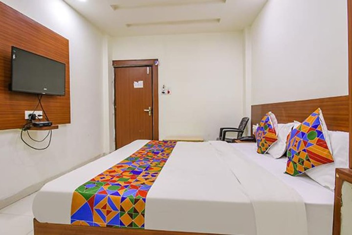 Room 14 of 22