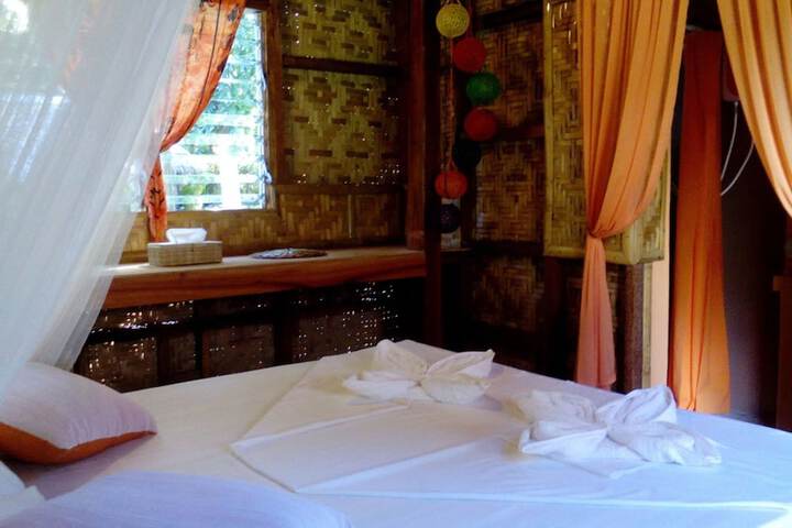Room 7 of 77