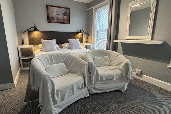 Room 22 of 90