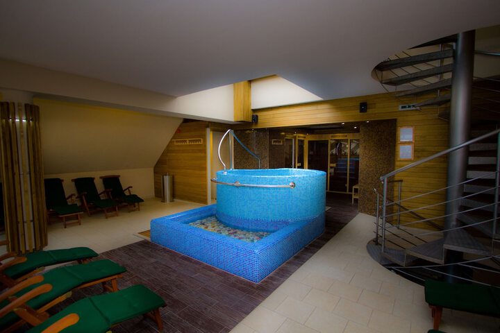 Spa 21 of 32