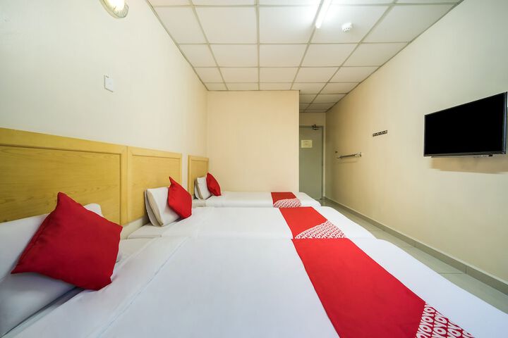 Room 11 of 34