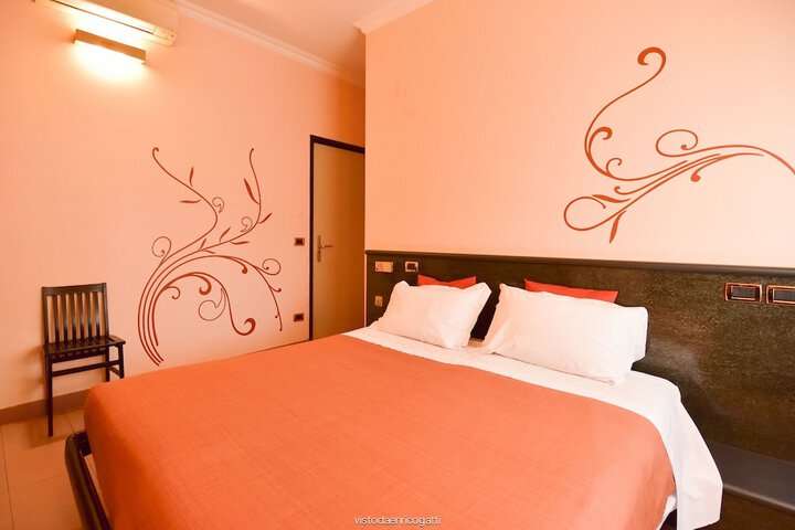 Room 9 of 49