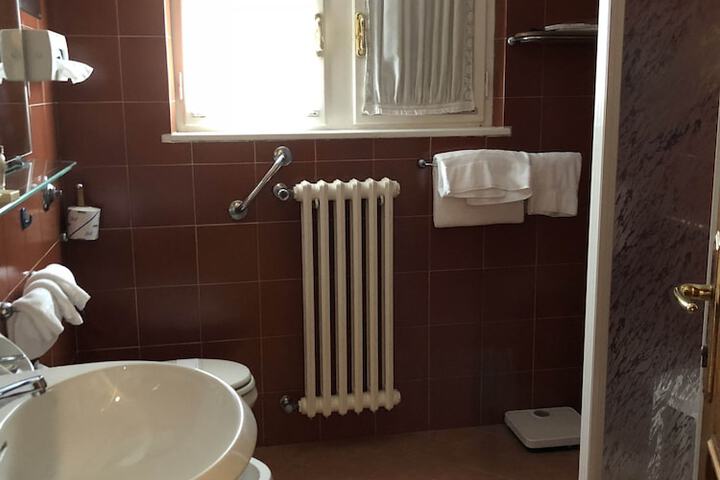 Room 43 of 72