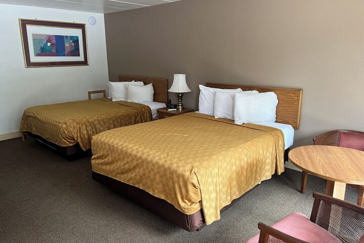 Room 25 of 180