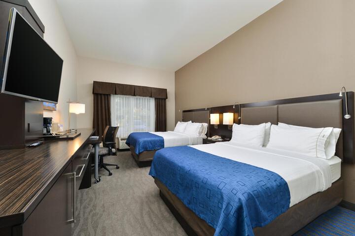 2 Double Beds Standard Mobility Accessible Tub (9 of 15)