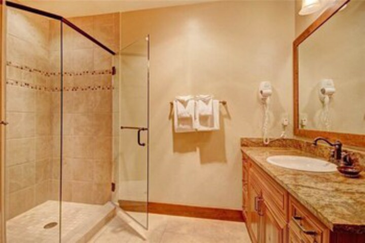 Room 6 of 35