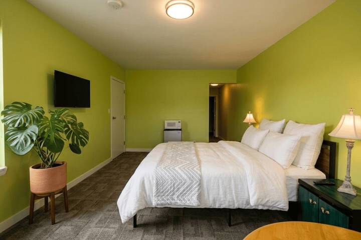 Room 11 of 52